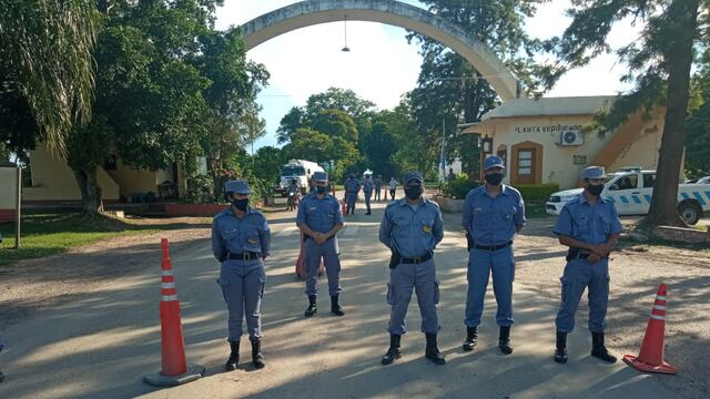 La policía impide el cruce hacia la provincia del Chaco por el puente Libertad