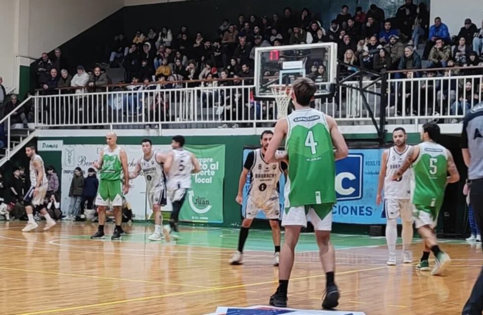 Básquet: Altense perdió ante Barracas y se quedó sin final