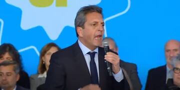 Sergio Massa ante la CGT.