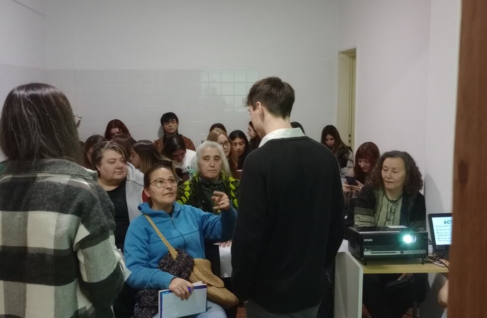 La Escuela de Emprendedores de Tres Arroyos brindó su primer taller “Comunicación que Impulsa tu Emprendimiento: Más allá del producto”