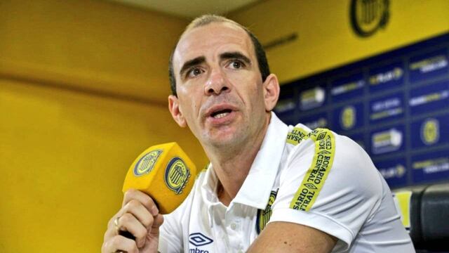 Conferencia de prensa de Leandro Somoza en Central