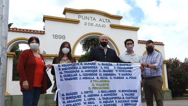 Izaron bandera en homenaje al ARA San Juan.