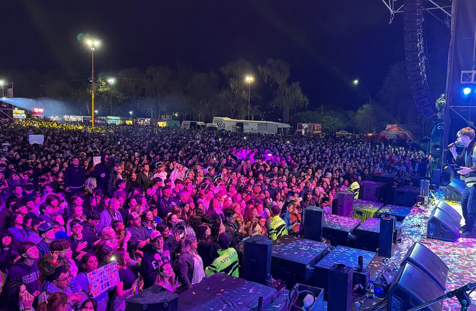 Desakata2 hizo vibrar a los jóvenes en la Fiesta de la Primavera de Villa Carlos Paz