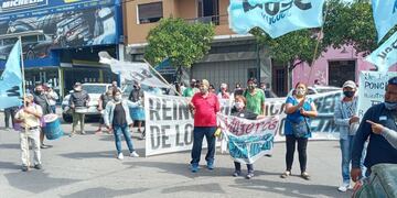 La dirigencia del SEOM Jujuy reclama "el decreto anunciado el 10 de febrero" referido a la jerarquización de beneficiarios de planes municipales.