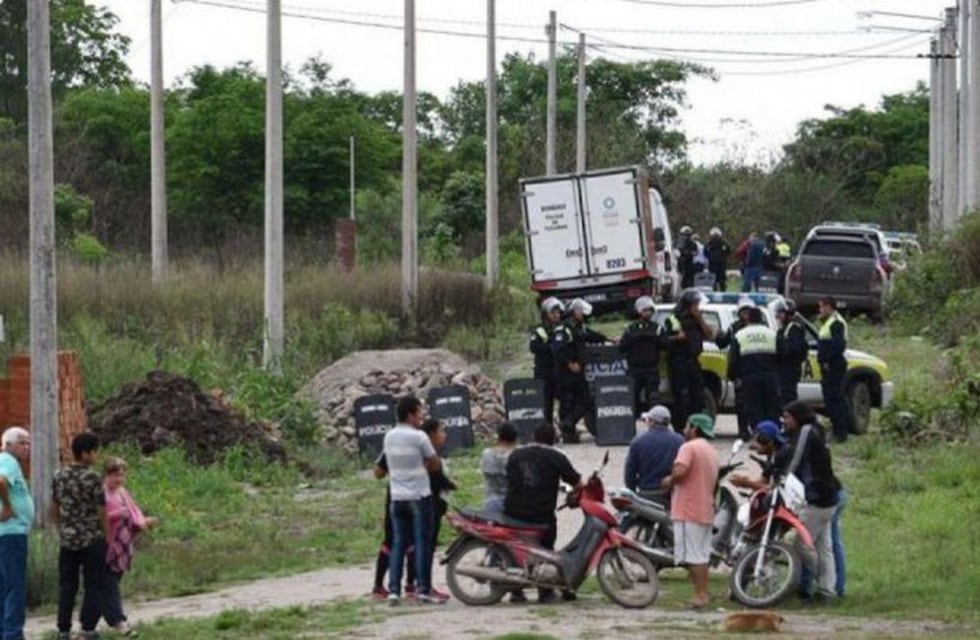 Buscan determinar cómo asesinaron a una joven en villa Solidaridad