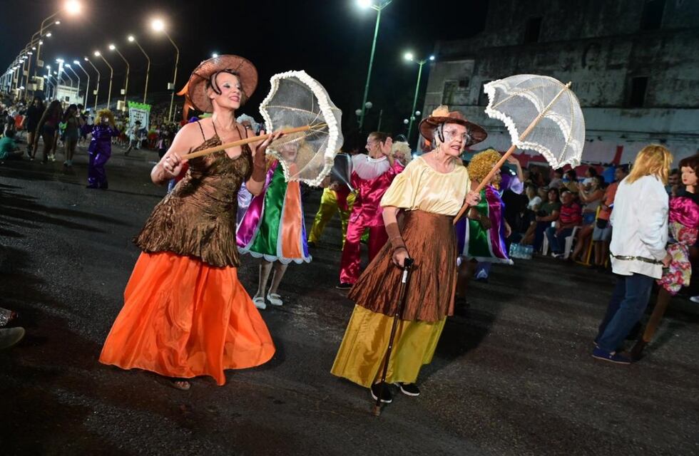 Multitudinaria apertura de los Corsos Populares Matecito 2025