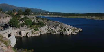 La mujer fue encontrada a la vera del río Dolores, provincia de Córdoba.