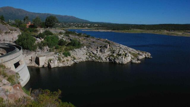 La mujer fue encontrada a la vera del río Dolores, provincia de Córdoba.