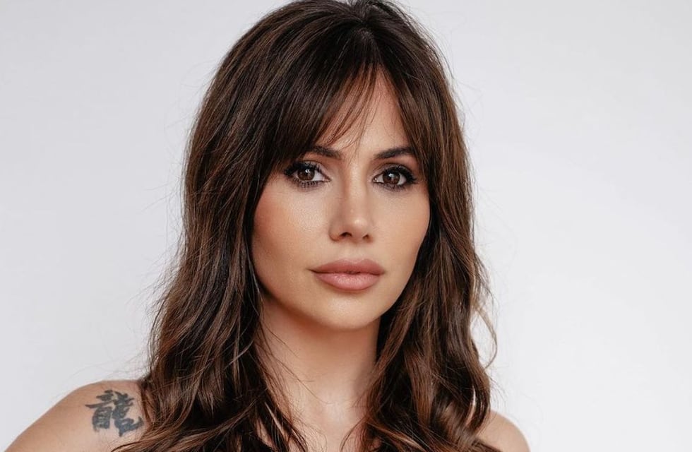 El elegante vestido de recortes que lució Romina de Gran Hermano perfecto para la noche porteña