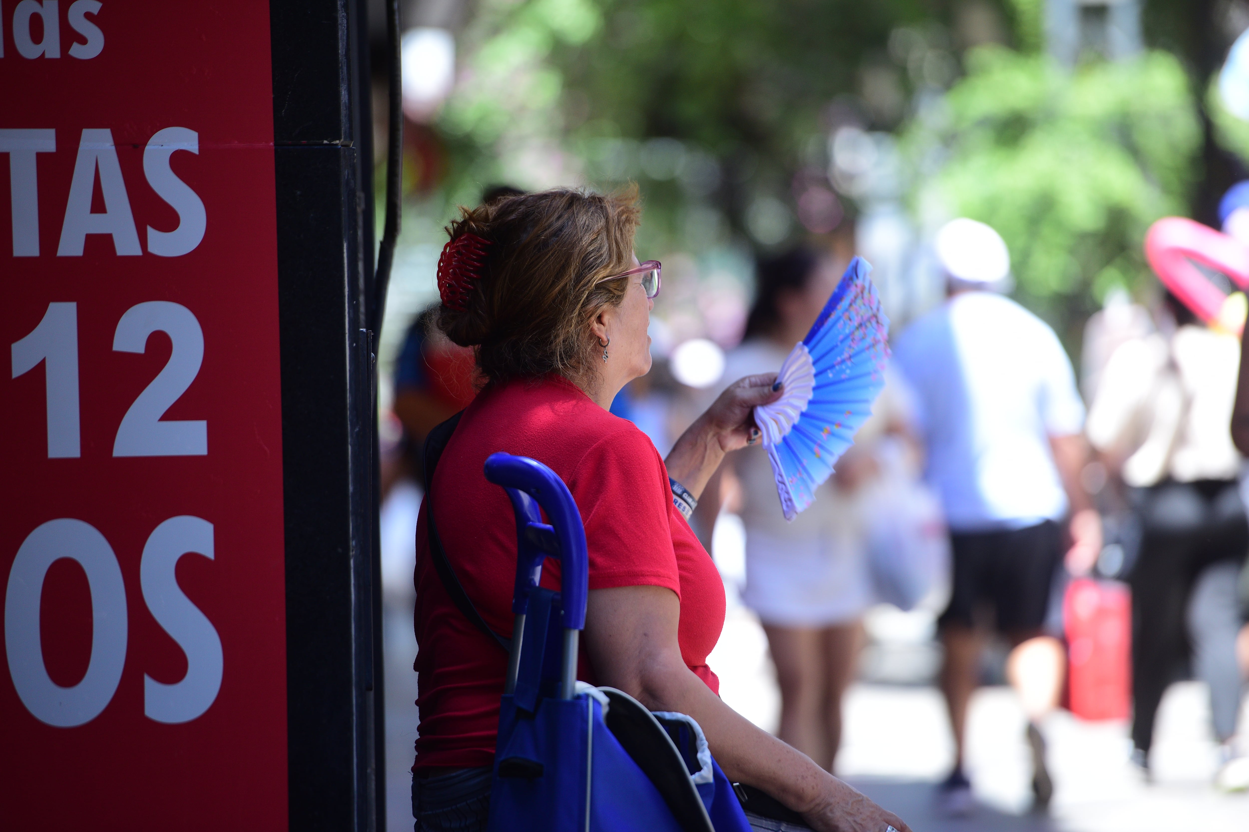 Intenso día de calor en el última dia del 2025. (José Gabriel Hernández / La Voz)