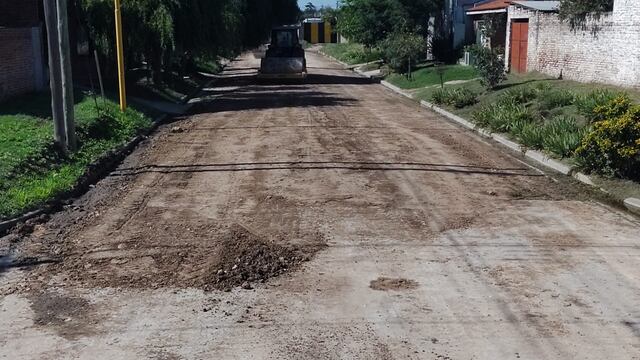 Servicios Públicos de Tres Arroyos trabajó en el nivelado de calles