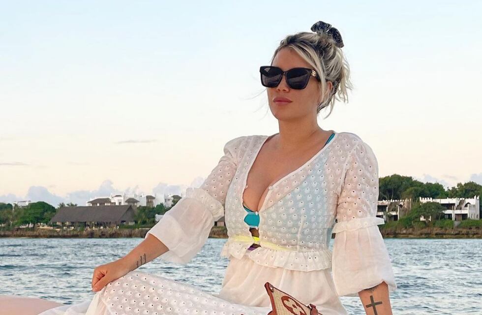 Wanda Nara: vacaciones de ensueño, yate y bikini ultracavada