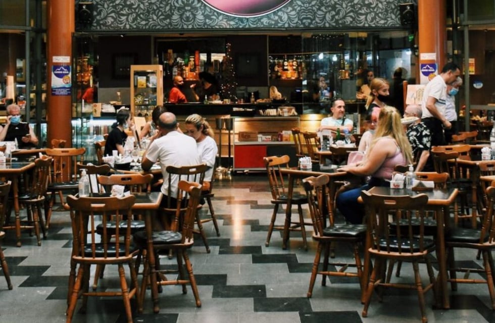 Cómo es la confitería que tiene más de 160 años y es la más antigua de Córdoba