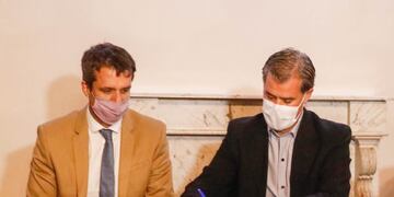 Firma acuerdo ENHOSA