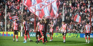 Instituto vuelve de La Paternal con un triunfazo.