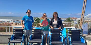 Incorporan cuatro sillas de ruedas a las playas de Tres Arroyos