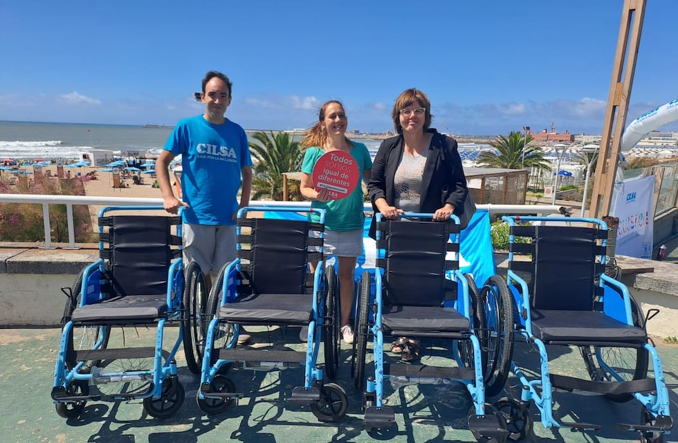 Incorporan cuatro sillas de ruedas a las playas de Tres Arroyos