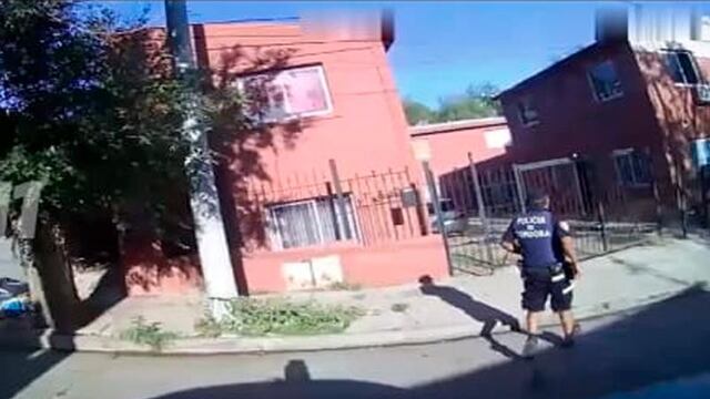 Una mujer asesinó a su hijo, hirió a su hija e intentó quitarse la vida.