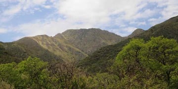 Un piloto de Aerolíneas vio unas luces extrañas arriba del Uritorco.