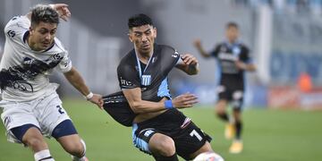 El Mono Emiliano Blanco abrió la cuenta para Racing con un gran gol (Ramiro Pereyra / La Voz).
