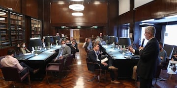 El secretario de Comercio, Roberto Feletti, se prepara para recibir a los dueños de las principales alimenticias.