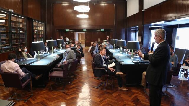 El secretario de Comercio, Roberto Feletti, se prepara para recibir a los dueños de las principales alimenticias.