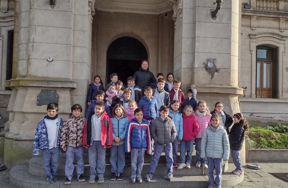 Alumnos de la Escuela Agropecuaria visitaron el Palacio Municipal
