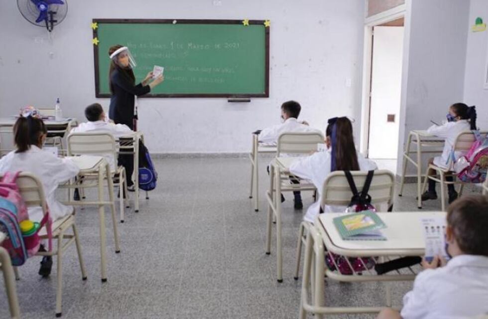 Clases en Santa Fe: no descartan sumar horas los sábados y feriados para el segundo semestre