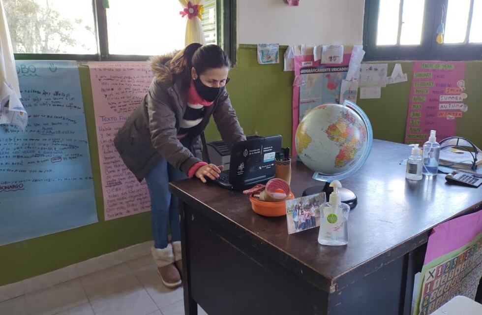 Azul Solidario gestionó la conexión a internet para seis escuelas rurales