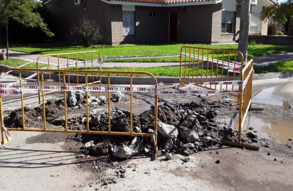 Fue reparado el caño de agua en el Barrio Arcor
