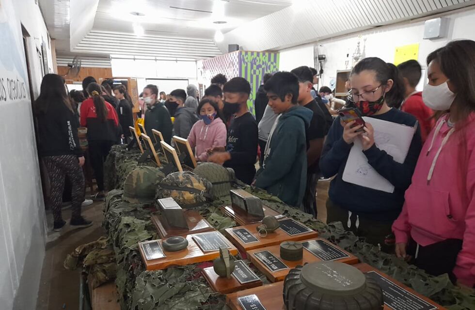 El museo de Infantería de Marina visitó la Secundaria Nº1