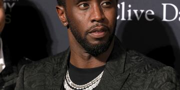 ARCHIVO - Sean Combs llega a la gala previa a los Grammy y saludo a los íconos de la industria en el Hotel Beverly Hilton el sábado 25 de enero de 2020 en Beverly Hills, California. (Foto Mark Von Holden/Invision/AP, archivo)
