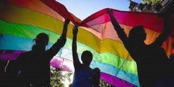 Realizan la primera marcha LGBTIQ+ en Puerto Iguazú.