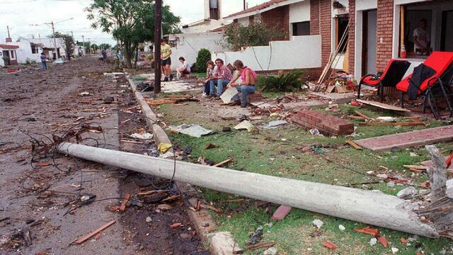 RÍO TERCERO. Una de las imágenes tras la explosiónn de la fábrica militar (La Voz / Archivo).)