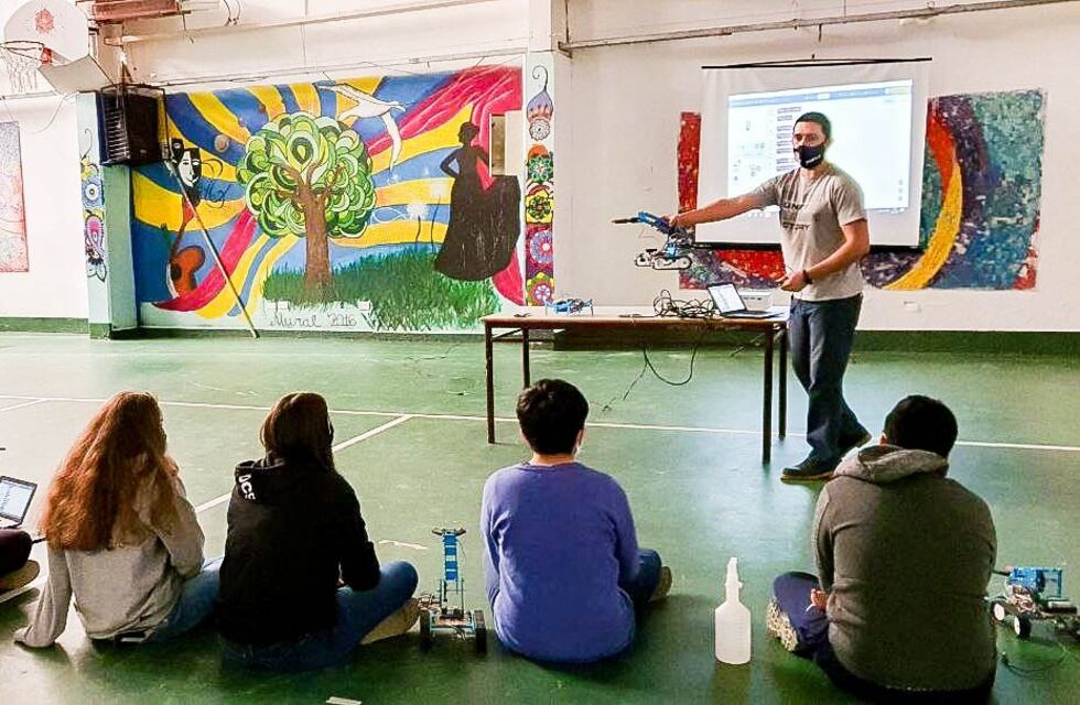 El Gobierno efectuó el último encuentro del Taller de Robótica y Programación