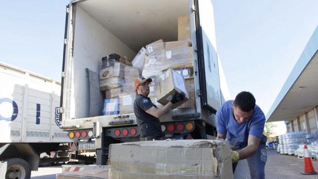 Cajas con donaciones de la comunidad de Ushuaia, listas para ser enviadas a Bahía Blanca y distribuidas.