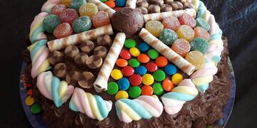 La torta llegó en óptimas condiciones, pero pasaron cosas.