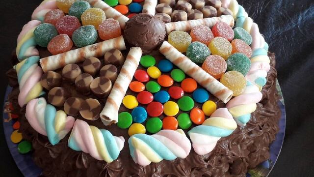 La torta llegó en óptimas condiciones, pero pasaron cosas.