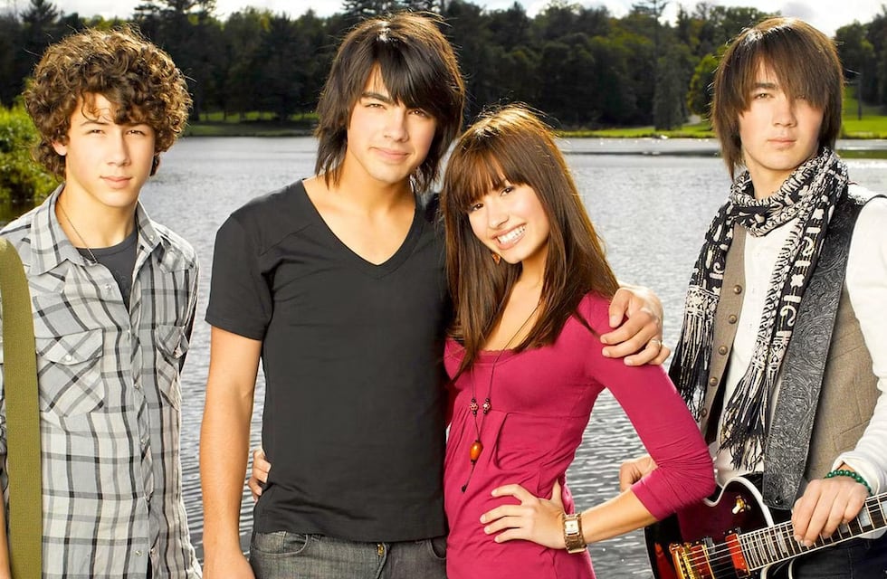 Los Jonas Brothers anuncian el esperado y aclamado regreso de Camp Rock, pero sin uno de los protagonistas principales