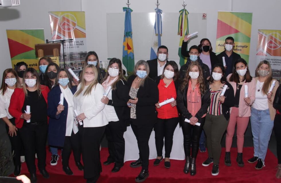 CRESTA: Acto de Colación de Grado y Entrega de Diplomas de egresados en Enfermería