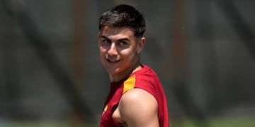 El cordobés se tatuó en un osado lugar y lo mostró en las redes. (AP)