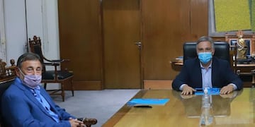 El intendente de Córdoba pidió que interceda ante las autoridades nacionales para avanzar en la puesta en marcha del Ferrourbano.