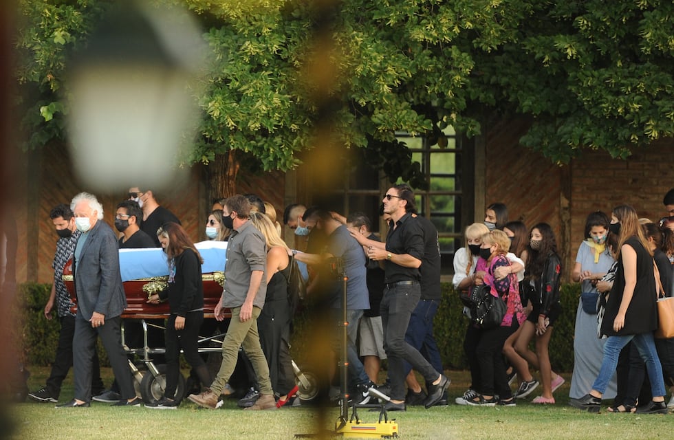 Investigación por la muerte de Maradona: podrían llamar como testigos a Dalma, Gianinna, Jana y a alguna ex