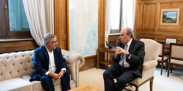 Gobernador Raúl Jalil junto al Ministro del Interior Guillermo Francos