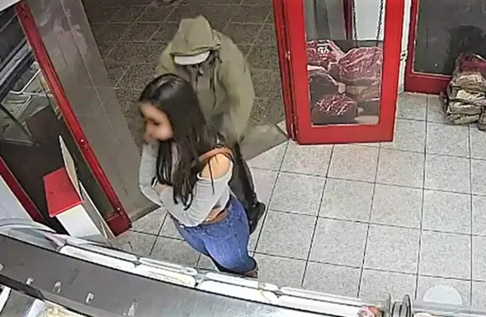 Una neuquina fue víctima de un robo en una carnicería y la secuencia quedó filmada