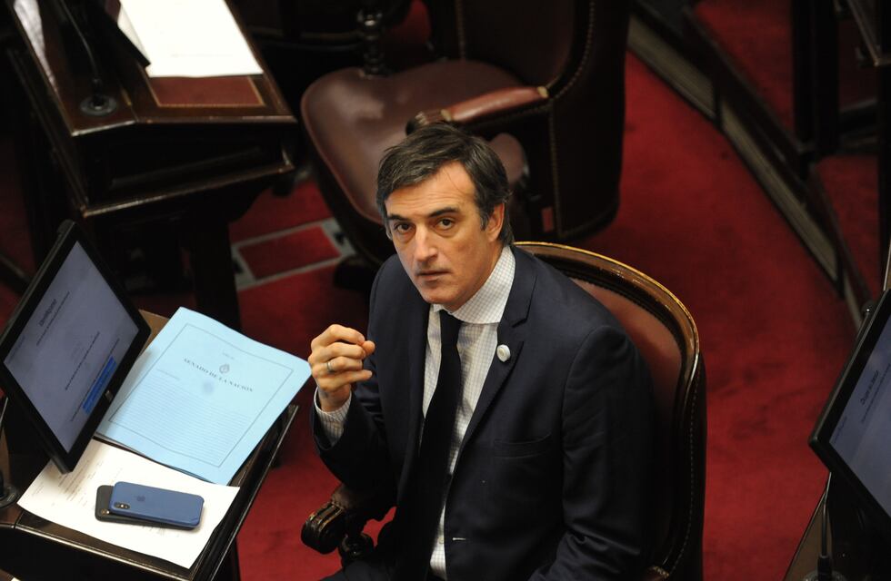 Esteban Bullrich anunció que donará el dinero de su aumento de sueldo a la batalla contra la ELA