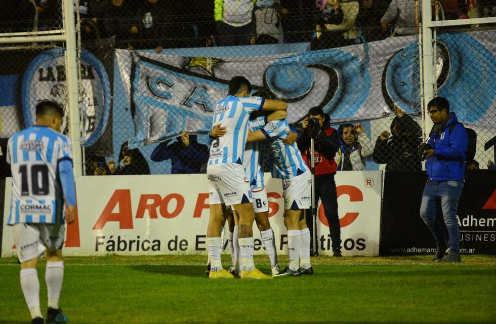 Racing goleó en Nueva Italia y sacó más ventaja en la punta del Federal A