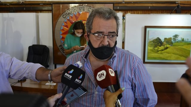 Santiago Marrodán, nuevo presidente, dando declaraciones a la prensa luego de la votación