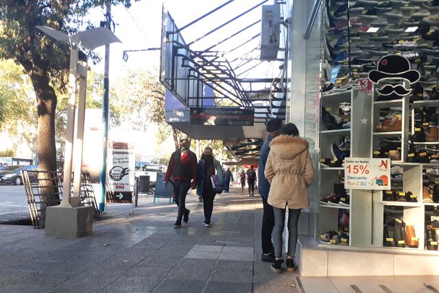 Baja circulación de vecinos en el centro comercial de General Alvear.