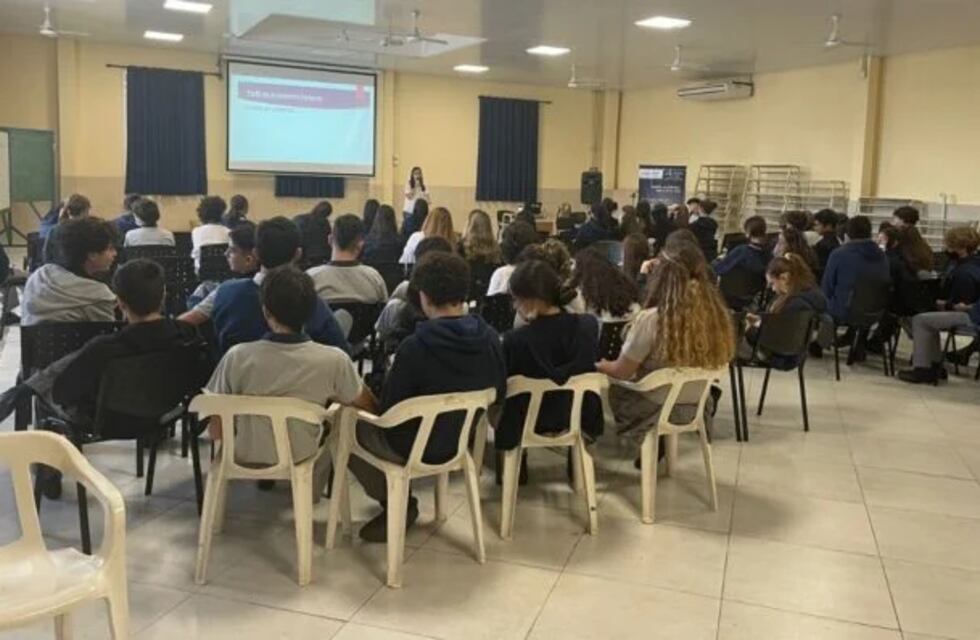 Dictan talleres para prevenir la violencia en el noviazgo en Posadas